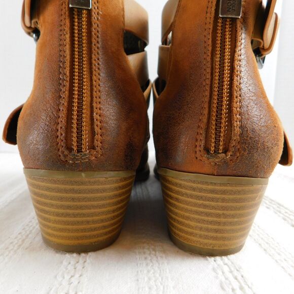 Kenneth Cole Reaction Raw Luck Women’s Suede Ankle Boots 7.5 Rear Zip Toffee EUC - Picture 8 of 12